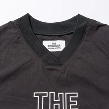 Load image into Gallery viewer, THE SWINGGGR NYLON PULL OVER (BLK)