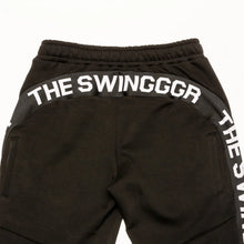 將圖片載入圖庫檢視器 THE SWINGGGR 科技打孔褲(黑色)