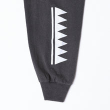 이미지를 갤러리 뷰어에 로드 , Liberaiders TRIBAL L/S TEE (BLACK)