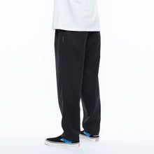 Charger l'image dans la galerie, Liberaiders ONE TUCK TAPERED SLACKS