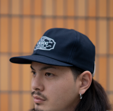 Load image into Gallery viewer, The.h.w.dog & Co Trucker Cap (Black)