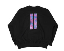 Charger l'image dans la galerie, D / Hill Black "Août grenouilles" Shirt pull