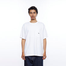 将图片加载到图库查看器，Liberaiders ADVENTURE POCKET TEE (WHITE)
