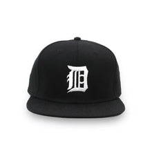 Load image into Gallery viewer, Hide and Seek DUSTYCHAMP Baseball Cap (Black x White)
