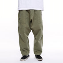 Load image into Gallery viewer, Liberaiders HERRINGBONE SARROUEL PANTS(OLIVE)
