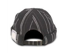 Load image into Gallery viewer, The.h.w.dog Havana Roll Cap (NAVY)
